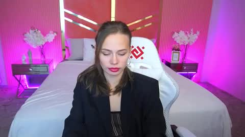 Snapshot of shyysiren chatting on 10-01-25, 06:19 shyysiren online show from 10-01-25, 06:19