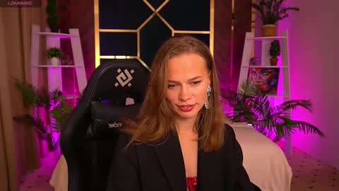 Snapshot of shyysiren chatting on 10-24-25, 02:13 shyysiren online show from 10-24-25, 02:13