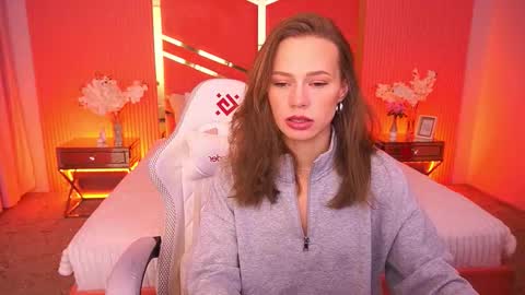 Snapshot of shyysiren chatting on 11-15-25, 08:33 shyysiren online show from 11-15-25, 08:33