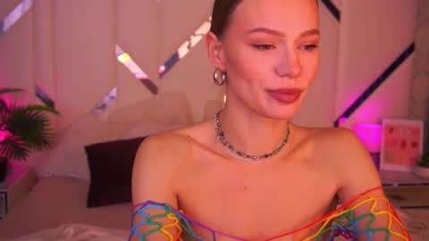 Snapshot of shyysiren chatting on 11-17-25, 08:20 shyysiren online show from 11-17-25, 08:20