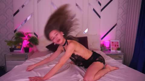 Snapshot of shyysiren chatting on 11-18-25, 03:49 shyysiren online show from 11-18-25, 03:49