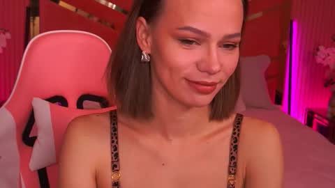 Snapshot of shyysiren chatting on 11-30-25, 08:29 shyysiren online show from 11-30-25, 08:29