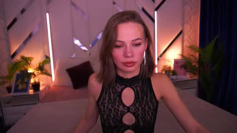 Snapshot of shyysiren chatting on 12-15-25, 08:40 shyysiren online show from 12-15-25, 08:40