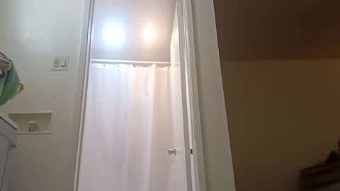 Snapshot of si_one_love chatting on 04-14-26, 01:44 si_one_love online show from 04-14-26, 01:44