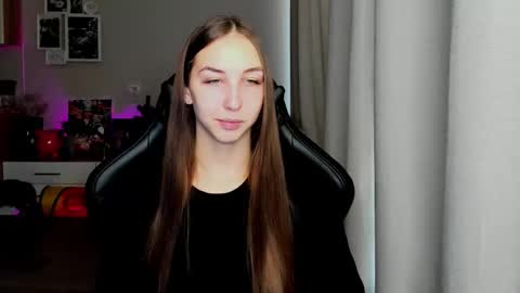 Snapshot of sia0610 chatting on 09-27-25, 02:16 SIA online show from 09-27-25, 02:16