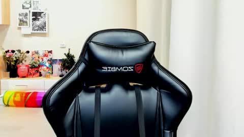 Snapshot of sia0610 chatting on 10-27-25, 12:36 SIA online show from 10-27-25, 12:36