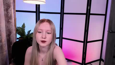 Sia online show from 03-27-26, 05:56