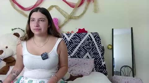 Snapshot of sia_jones chatting on 05-12-26, 02:14 Sia online show from 05-12-26, 02:14