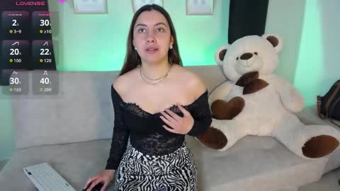 Snapshot of sia_wattson chatting on 11-17-25, 11:32 Sia online show from 11-17-25, 11:32