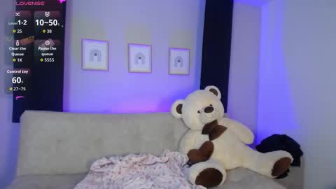 Snapshot of sia_wattson chatting on 11-20-25, 11:48 Sia online show from 11-20-25, 11:48