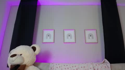 Snapshot of sia_wattson chatting on 01-06-26, 10:01 Sia online show from 01-06-26, 10:01