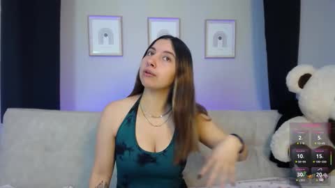 Snapshot of sia_wattson chatting on 02-03-26, 08:58 Sia online show from 02-03-26, 08:58