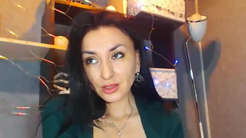 Snapshot of siaconna chatting on 12-22-24, 07:44 Siaconna online show from 12-22-24, 07:44