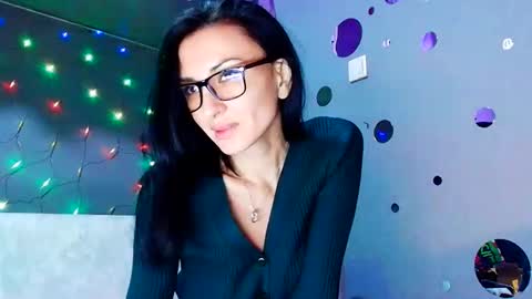 Snapshot of siaconna chatting on 11-30-25, 08:07 Siaconna online show from 11-30-25, 08:07