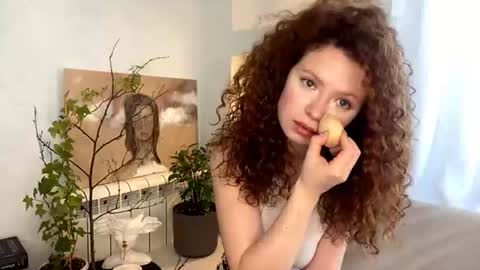 Kelly online show from 06-19-26, 12:42