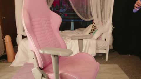 Snapshot of siclianprincess chatting on 01-10-26, 09:41 Miss Meadow Gotti Romano online show from 01-10-26, 09:41