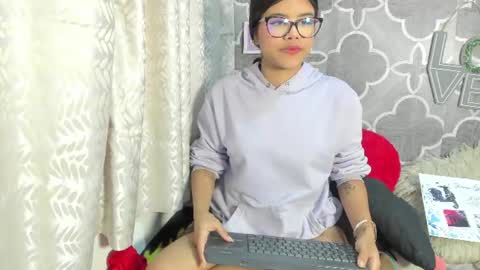 Snapshot of sidney_brownn chatting on 06-11-26, 04:32 sidney_brownn online show from 06-11-26, 04:32
