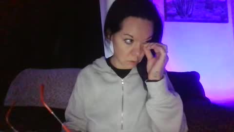 Mrs. St. Patrickk online show from 10-19-25, 01:45