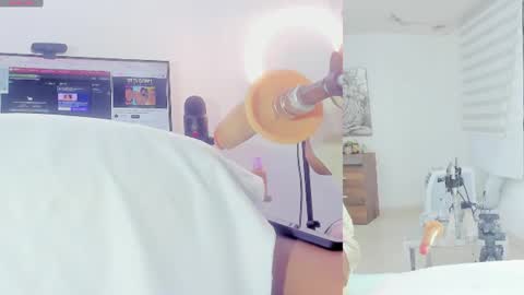 Snapshot of sieena_ chatting on 07-01-26, 09:22 Sieena online show from 07-01-26, 09:22