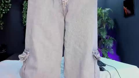 Snapshot of siena_morales__ chatting on 02-20-25, 08:14 SIENA MORALES online show from 02-20-25, 08:14