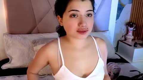 Snapshot of sienna_desiree chatting on 06-12-26, 11:53 Sienna Desieree online show from 06-12-26, 11:53