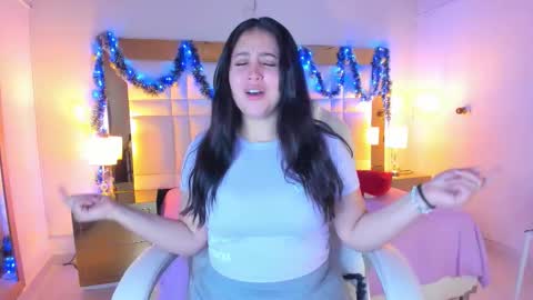 Sienna  online show from 11-19-25, 11:32