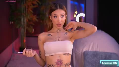 Sienna online show from 11-12-25, 06:30