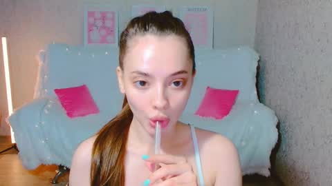 Sienna Mia online show from 06-06-26, 05:39