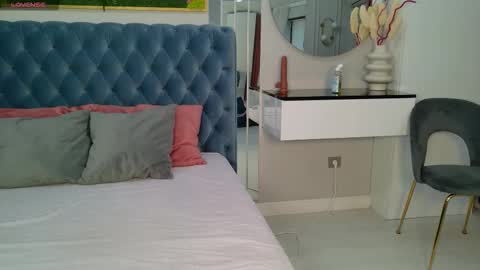 Sienna online show from 02-25-26, 05:28