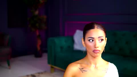 Sienna online show from 09-20-25, 06:36