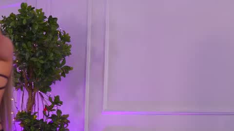 Snapshot of siennaruh chatting on 06-27-26, 12:22 Sienna online show from 06-27-26, 12:22