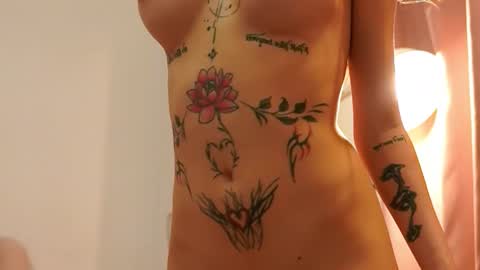 Snapshot of siennasyn chatting on 03-10-26, 08:14 siennasyn online show from 03-10-26, 08:14