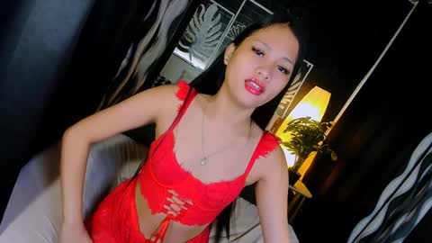 Snapshot of sierracoxriches chatting on 01-06-25, 06:14 Belle online show from 01-06-25, 06:14