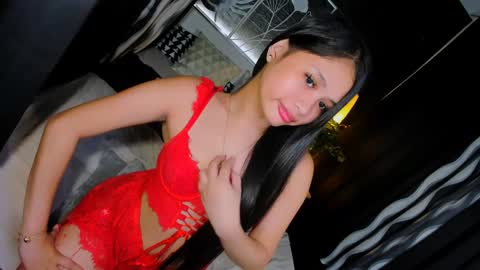 Snapshot of sierracoxriches chatting on 01-19-25, 09:23 Belle online show from 01-19-25, 09:23