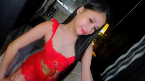 Snapshot of sierracoxriches chatting on 01-21-25, 06:34 Belle online show from 01-21-25, 06:34