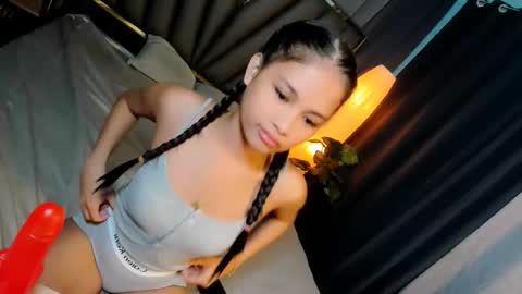 Snapshot of sierracoxriches chatting on 09-18-25, 07:21 Belle online show from 09-18-25, 07:21