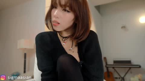OF   instagram sigmaasian twitter sigmasian online show from 01-06-25, 03:31
