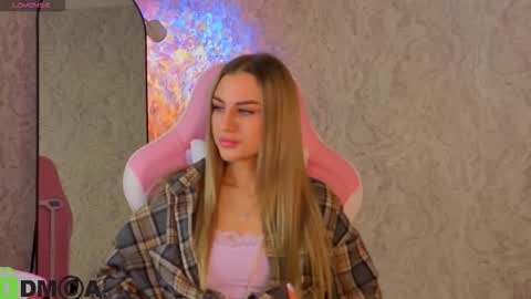 Snapshot of silen_tori chatting on 02-16-26, 02:51 Silen online show from 02-16-26, 02:51