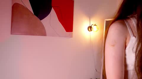 Snapshot of silentlily chatting on 11-21-25, 08:51 Lily online show from 11-21-25, 08:51