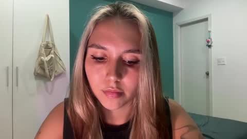 You fav Miss Si online show from 03-27-26, 02:28