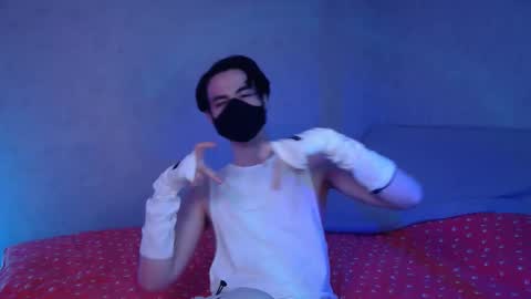 Snapshot of silinti chatting on 12-22-25, 12:13 Silinti online show from 12-22-25, 12:13