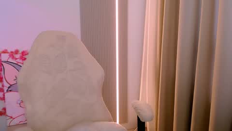 Snapshot of silk_ann chatting on 04-23-26, 12:29 silk_ann online show from 04-23-26, 12:29