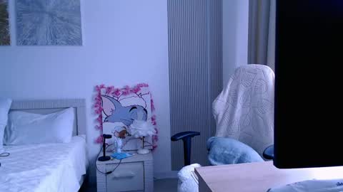 Snapshot of silk_ann chatting on 05-18-26, 11:05 silk_ann online show from 05-18-26, 11:05