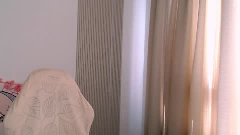 Snapshot of silk_ann chatting on 05-26-26, 11:28 silk_ann online show from 05-26-26, 11:28