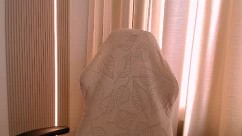 Snapshot of silk_ann chatting on 06-16-26, 10:18 silk_ann online show from 06-16-26, 10:18