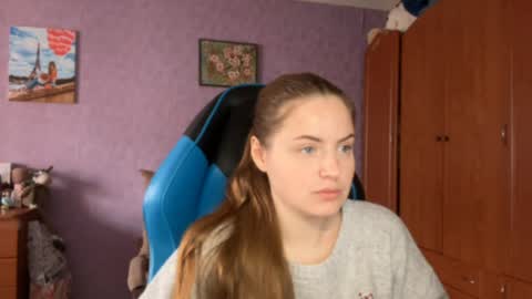 Snapshot of silksinner_ chatting on 03-30-26, 07:31 Erica online show from 03-30-26, 07:31