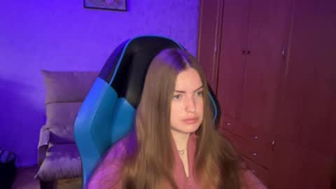 Snapshot of silksinner_ chatting on 05-28-26, 08:11 Erica online show from 05-28-26, 08:11