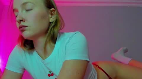 Mila online show from 10-14-25, 06:58
