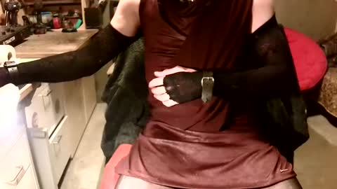 Snapshot of silkynylon77 chatting on 03-04-25, 11:22 tom online show from 03-04-25, 11:22