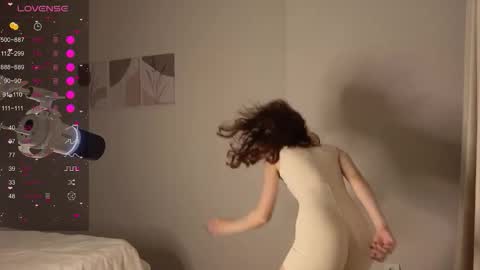 Snapshot of silly___woman chatting on 03-19-26, 08:02 silly___woman online show from 03-19-26, 08:02